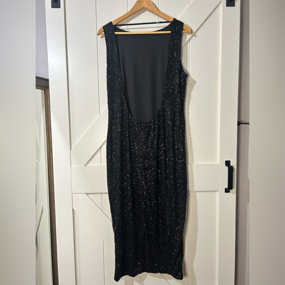 NWT Oh Polly Embellished Open-Back Midaxi Dress in Black - Picture 13 of 17